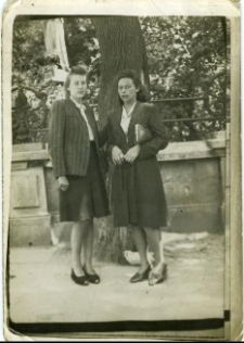 Fotografie z dawnych lat - Regina Kucharska - fragment relacji świadka historii [AUDIO]