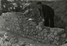 Przebudowa ogrodzenia przy kościele Ewangelickim- wiązanie murku