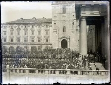 Obchody z okazji święta 11 listopada na placu Katedralnym w Lublinie