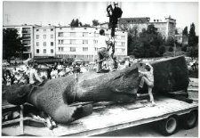 Demontowanie pomnika Bolesława Bieruta w Lublinie