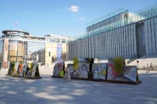 Wystawa plenerowa "Pełno ich nigdzie" na placu Teatralnym w Lublinie