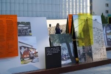 Wystawa plenerowa "Pełno ich nigdzie" na placu Teatralnym w Lublinie