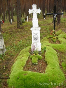 Mogiła z nagrobkiem