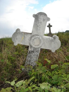 Zapadnięty nagrobek