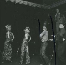 Występ kabaretu Czart do programu "Rogami po prasie"