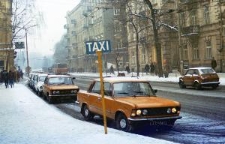 Postój taksówek na Krakowskim Przedmieściu w Lublinie