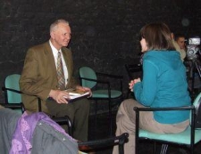 Jerzy Bartmiński w rozmowie z Karoliną Kryczką-Kowalską