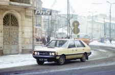 FSO Polonez na ulicy Wyszyńskiego w Lublinie (ul. Buczka)