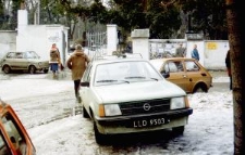 Opel Kadett na ulicy Lipowej w Lublinie