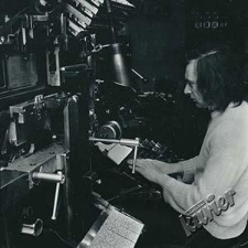 Pracownik Oficyny Drukarskiej UMCS