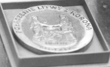 Medal dla Czesława Miłosza od Wszechnicy Związkowej oraz NSZZ „Solidarność” Regionu Środkowo-Wschodniego