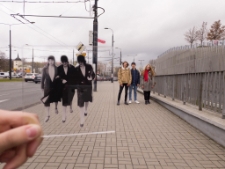 Młodzież z IX Liceum Og&oacute;lnokształcącego w Lublinie podczas gry miejskiej &ldquo;W&nbsp;poszukiwaniu nieistniejącego miasta"