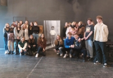 Młodzież klasy II z IV Liceum Og&oacute;lnokształcącego w Lublinie podczas warsztatu "Listy do Henia"