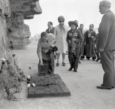 Wietnamska delegacja w Państwowym Muzeum na Majdanku w Lublinie