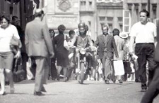 Motocyklista na ulicy Grodzkiej w Lublinie