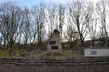 Pomnik pamięci Żydom, ofiarom Zagłady na cmentarzu żydowskim w Chełmie