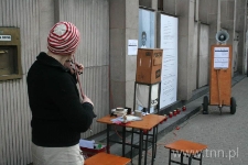 Zamknięcie pierwszej części wydarzenia "Listy do Henia" 2007 grą na skrzypcach w wykonaniu Ewy Grochowskiej