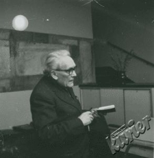 Plastyk Alfred Lenica na spotkaniu w klubie MPiK