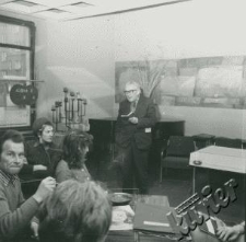 Plastyk Alfred Lenica na spotkaniu w klubie MPiK