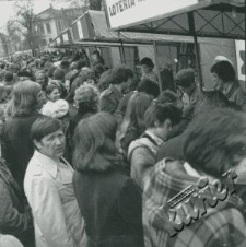 Kiermasz książek na placu Litewskim