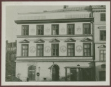 Elewacja kamienicy Klonowica pod nr 2 w Rynku po odnowieniu pięter