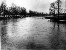 Aleje Zygmuntowskie w Lublinie, w czasie powodzi w 1947 roku. Fotografia