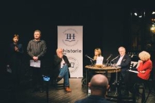 Dyskusja: Czy historia potrzebuje teorii? Wok&oacute;ł &bdquo;Wprowadzenia do Metodologii Historii&rdquo;