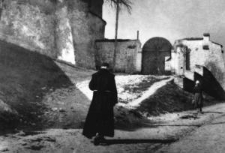 Zakonnik na ulicy Cmentarnej w Kazimierzu Dolnym