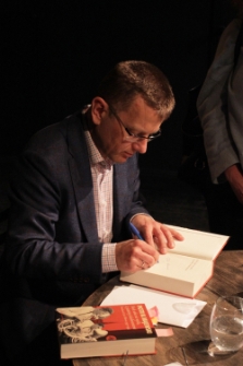 Spotkanie wok&oacute;ł książki Piotra M. Majewskiego &bdquo;Niech sobie nie myślą, że jesteśmy kolaborantami&rdquo;