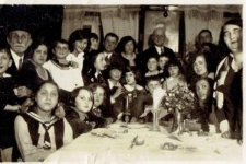 Przyjęcie w domu rodziny Mintzberg&oacute;w