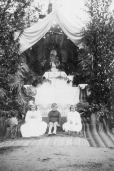 Święto Bożego Ciała &ndash; ołtarz w Modliborzycach