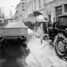 Odśnieżanie na Krakowskim Przedmieściu w Lublinie