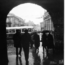 Widok spod Bramy Krakowskiej w Lublinie