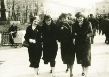 Kobiety na placu Litewskim w Lublinie