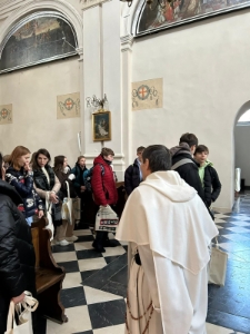 Wizyta w bazylice OO. Dominikan&oacute;w. Jedna Brama &ndash; Dwa Święta