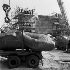 Demontowanie pomnika Bolesława Bieruta w Lublinie