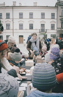 121. rocznica urodzin J&oacute;zefa Czechowicza. Uliczna akcja Kołysanki dla Poety