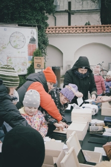121. rocznica urodzin J&oacute;zefa Czechowicza. Uliczna akcja Kołysanki dla Poety