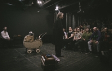„W cieniu nienawiści rosną kwiaty” – przedstawienie szwedzkiego Teatru Albatross