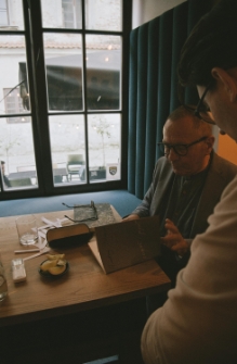 Miasto Poezji &bdquo;Przestrzeń dla Wierszy&rdquo; 2024 &ndash; Mieszkanie Poezji z Andrzejem Titkowem