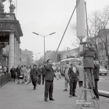 Montaż latarni na Krakowskim Przedmieściu w Lublinie