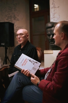 Spotkanie z Tomaszem Pietrasiewiczem poświęcone książce &bdquo;J&oacute;zef Czechowicz. Śladami poety. Lublin. Przewodnik"