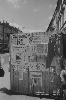 Płot przy Krakowskim Przedmieściu 10 w Lublinie &ndash; wybory samorządowe w 1990 roku