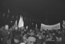 Manifestacja z okazji obchodów Święta Niepodległości 11 Listopada na placu Litewskim w Lublinie