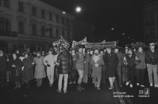 Manifestacja z okazji obchod&oacute;w Święta Niepodległości 11 Listopada na Krakowskim Przedmieściu w Lublinie