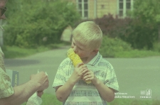 Chłopiec na placu Litewskim w Lublinie