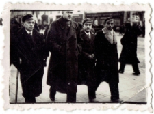 Studenci KUL na Krakowskim Przedmieściu w Lublinie (na wysokości placu Litewskiego)