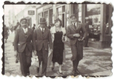 Studenci KUL na Krakowskim Przedmieściu w Lublinie (na wysokości placu Litewskiego)