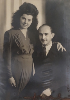 Engagement of Bertha (Bella) Edel and Icek Moszek (Isaac Morris) Kichelmacher (Kay)