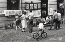 Sprzedaż obrazów na ulicy Bramowej w Lublinie